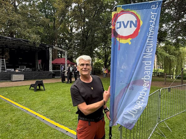Dietrich Mohr aus Neumünster bekommt Verdienstkreuz für Lebenswerk