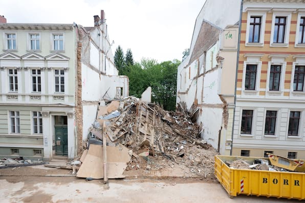 Zwei Verdächtige nach Hauseinsturz mit drei Toten in Görlitz festgenommen