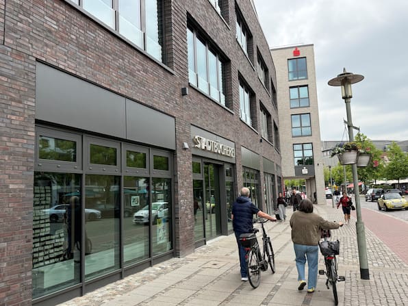 Neumünster: Stadtbücherei schließt ab 6. Juli für drei Monate – Umzug an Großflecken