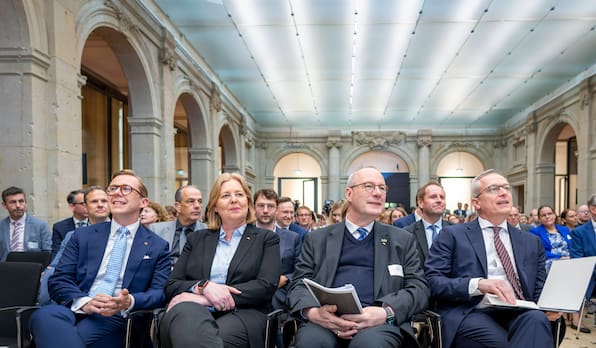 Das Großprojekt Bürokratieabbau und Staatsmodernisierung kommt deutlich besser voran als andere Reformvorhaben der Bundesregierung