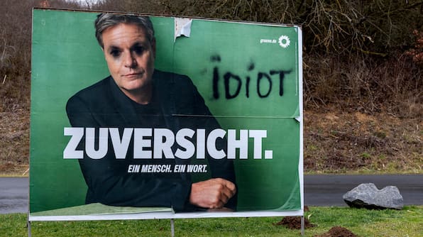 „Lackaffe" und „Lügenfritze" – warum Politiker-Beleidigungen bald legal sein könnten
